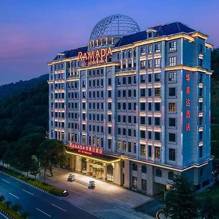 Hotel Ramada Shaoguan Danxia Mtn Esterno foto